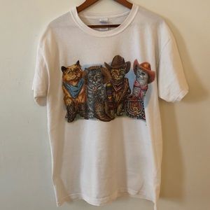 Print of tails cat t shirt